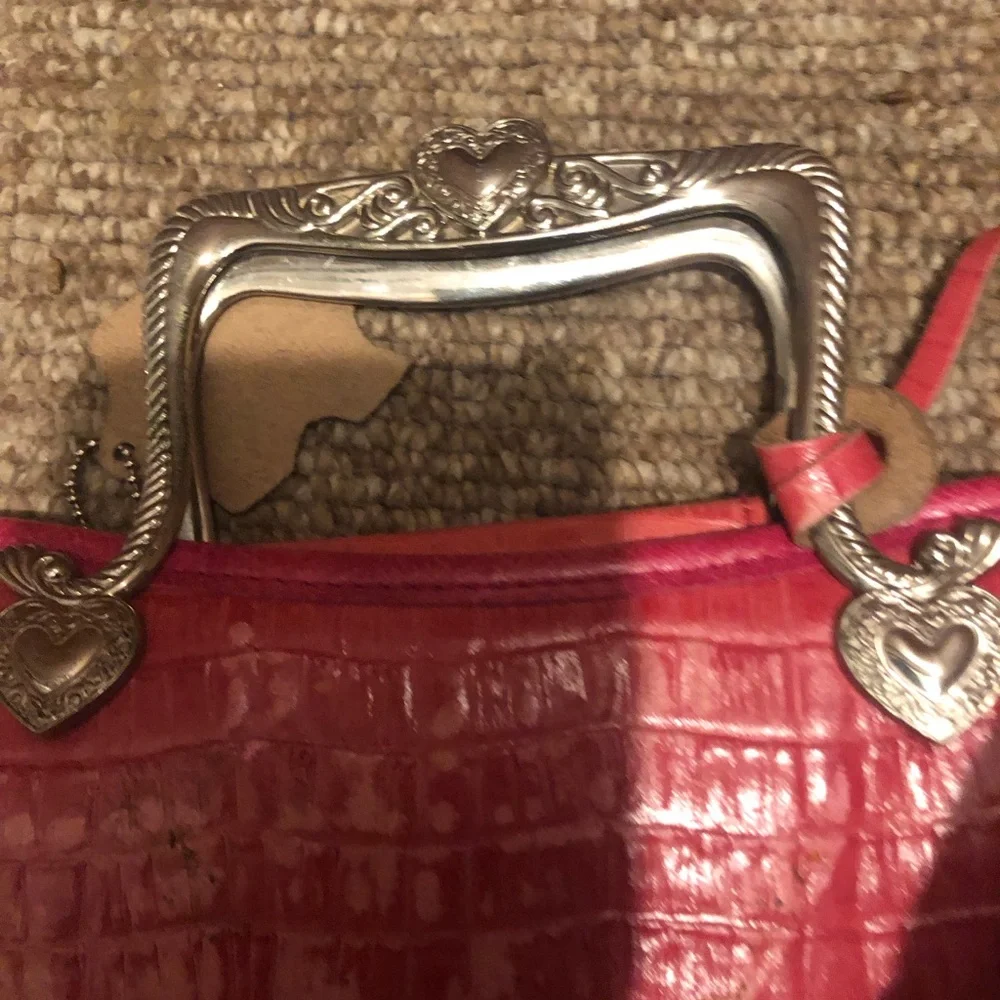 ❤️Vintage Pink Croc-Embossed Heart Charm Handbag- $50 or $45 w/offer